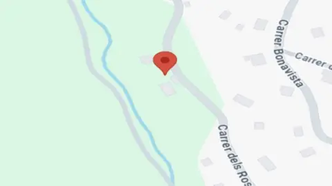 Casa adosada en Avenida Rosers, nº 4