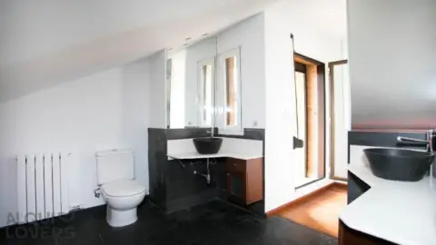 Casa adosada en calle de Ibón de Trigoniero, 10