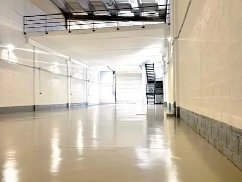 Nave industrial en Nueva Andalucía