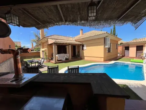 Chalet en calle de la Alhucema
