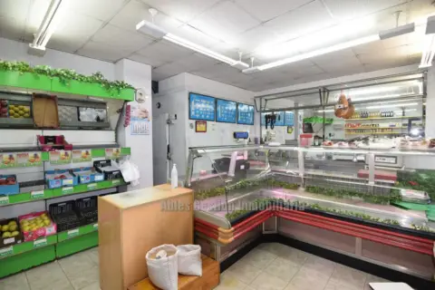 Local comercial en calle de Torrecerredo