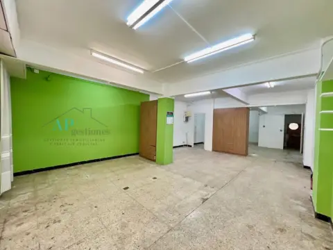 Local comercial en Carrer de Camprodon