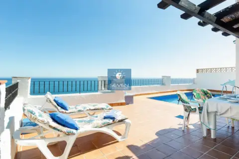 Chalet en calle de Pinotajos, 16