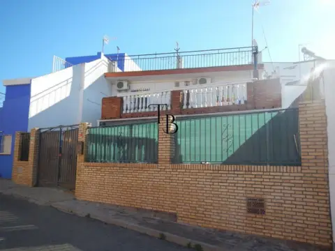 Casa adosada en calle Santo Domingo