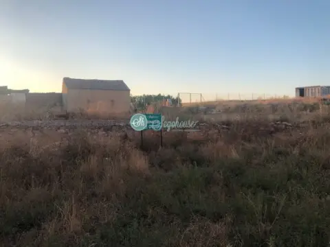 Terreno en calle Aleguillas