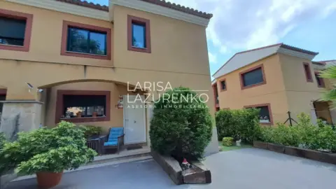 Chalet pareado en Carrer de les Melies