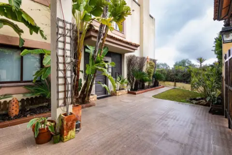 Casa en calle Carlos Rodiles, 17