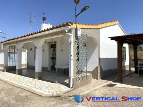 Chalet en calle Carretera Yecla