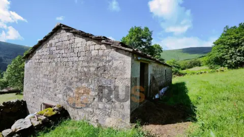 Finca rústica en Barrio de Vegaloscorrales