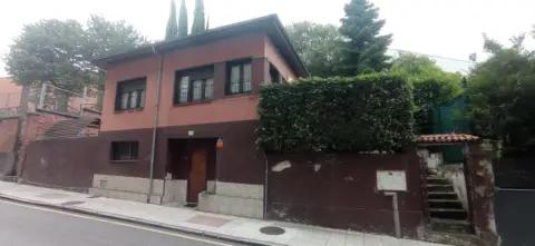 Chalet en calle Montes del Sueve, nº 44