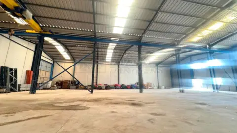 Nave industrial en Polígono Ind. Apatel