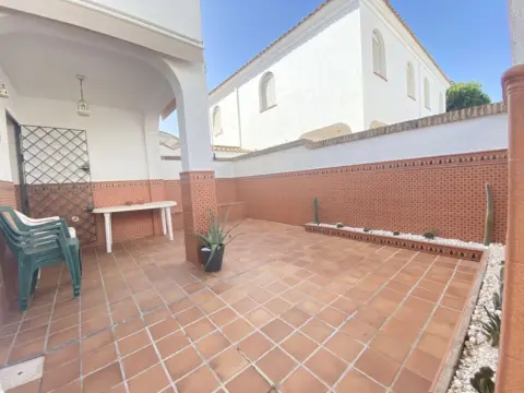 Casa adosada en calle del Tiburón