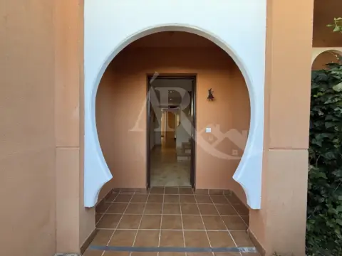 Chalet pareado en calle Fraternidad, 8