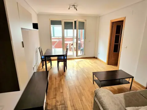 Piso en Avenida de Madrid, 4