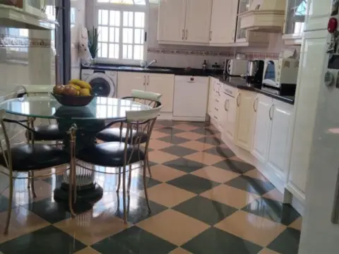 Piso en calle Torrelodone