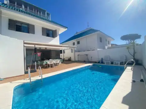 Chalet en Islantilla - Urbasur