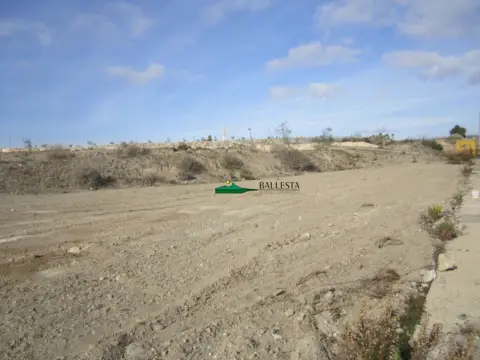 Terreno en calle de Manuel Fuentes Castro
