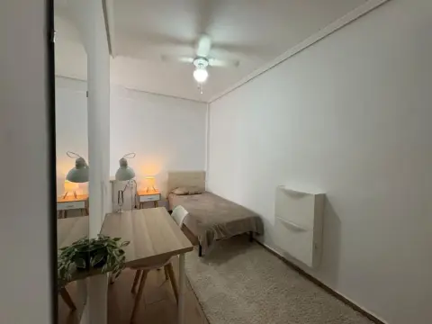 Habitación en calle de El Salvador