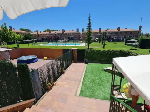 Casa adosada en Urbanización Grijota Golf, nº 5