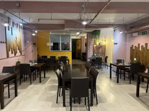 Local comercial en calle de Renueva, 20