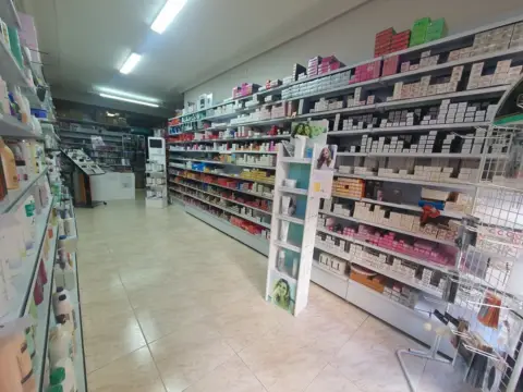 Local comercial en Avda. Italia