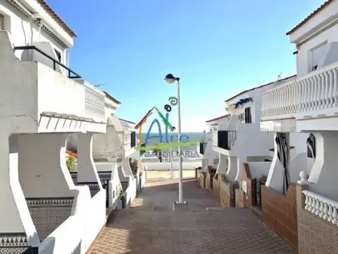 Casa adosada en Urbanización Torre Playa