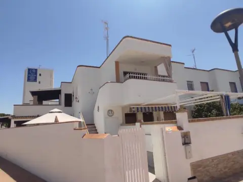 Casa adosada en calle de la Sabina