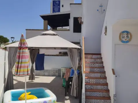 Casa adosada en calle de la Sabina