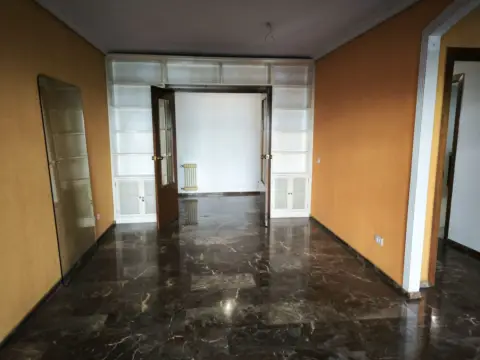 Piso en Ciudad Jardín - Avda. Medina Azahara