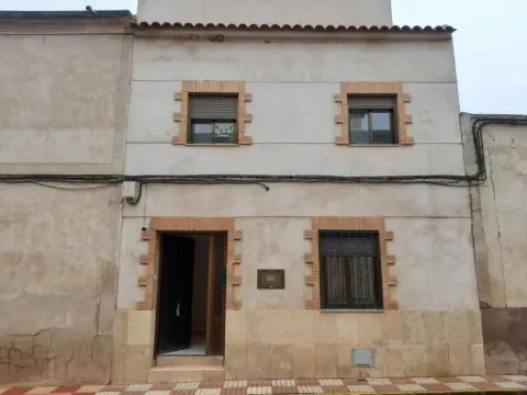 Terraced house in Fernancaballero