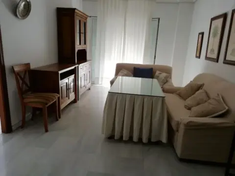 Piso en Ciudad Jardín - Avda. Medina Azahara