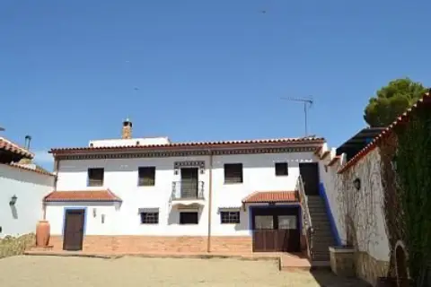 House in Llanos del Caudillo