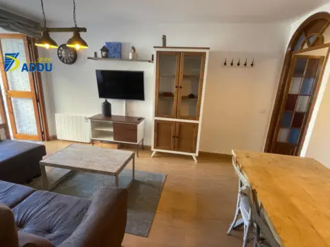 Piso en calle Santa Mª de los Reyes