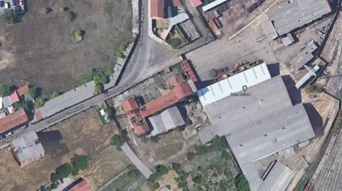 Nave industrial en calle de Fernando Gómez Regueral, 12