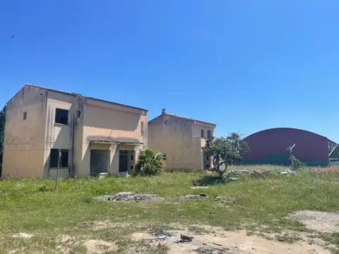 Casa adosada en calle Cases Noves