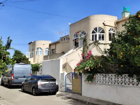 Chalet en Los Alcázares