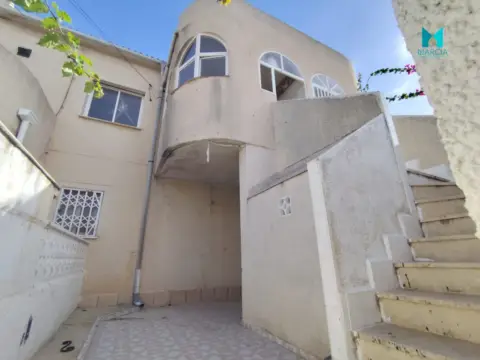 Chalet en Los Alcázares