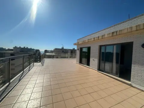 Dúplex en Avenida Central