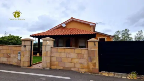 Chalet en calle La Llana