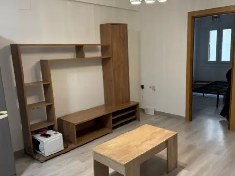 Piso en calle Ctra. Cortals, Rcial. La Miranda