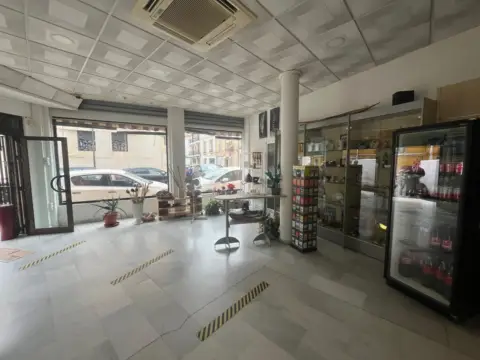Local comercial en calle Amante Laffón