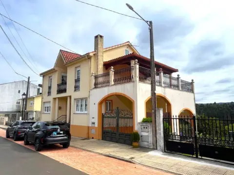 Casa en Oza