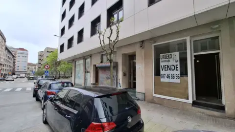 Local comercial en Los Mallos - Ronda de Outerio