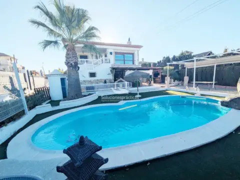 Chalet en Afueras de Jaén - La Manseguilla