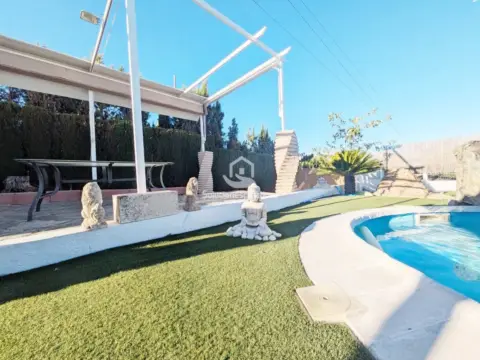 Chalet en Afueras de Jaén - La Manseguilla