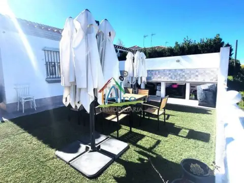 Casa adosada en Urbanización Doñana Golf