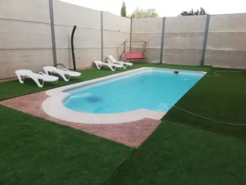Chalet en Urbanización los Arroyos