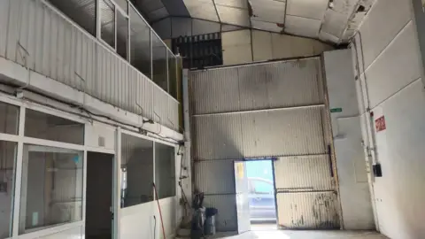 Nave industrial en Políg. Industriales - El Pino