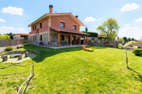 Chalet en calle de Mendoza