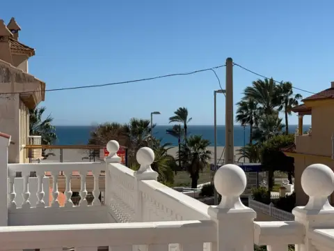 Casa adosada en calle de la Chimenea, 5